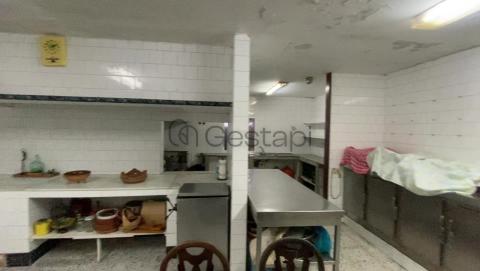 EDIFICIO CON GRAN POTENCIAL EN SAN VICENTE DO GROVE