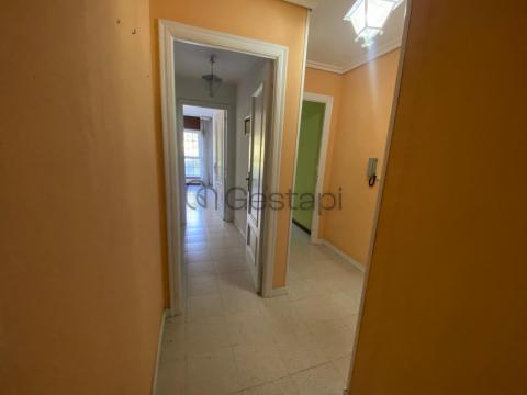 PISO 3 HABITACIONES C/ VIGO