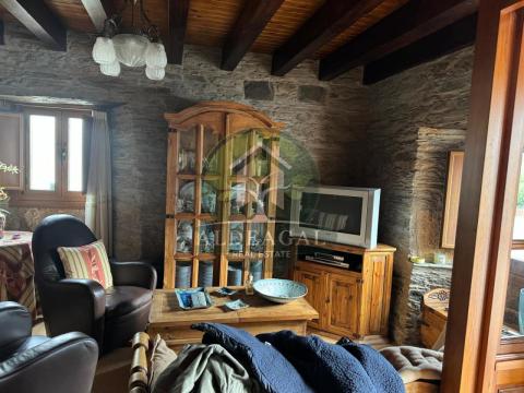 Encantadora casa de piedra restaurada en Pacios (Begonte, Lugo)